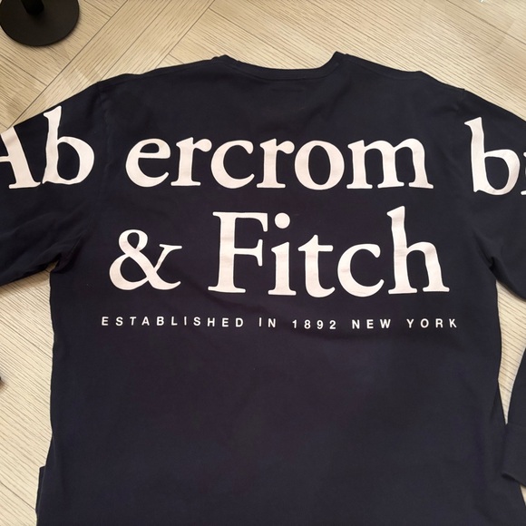 Abercrombie & Fitch Dark Navy Tee - Picture 4 of 4